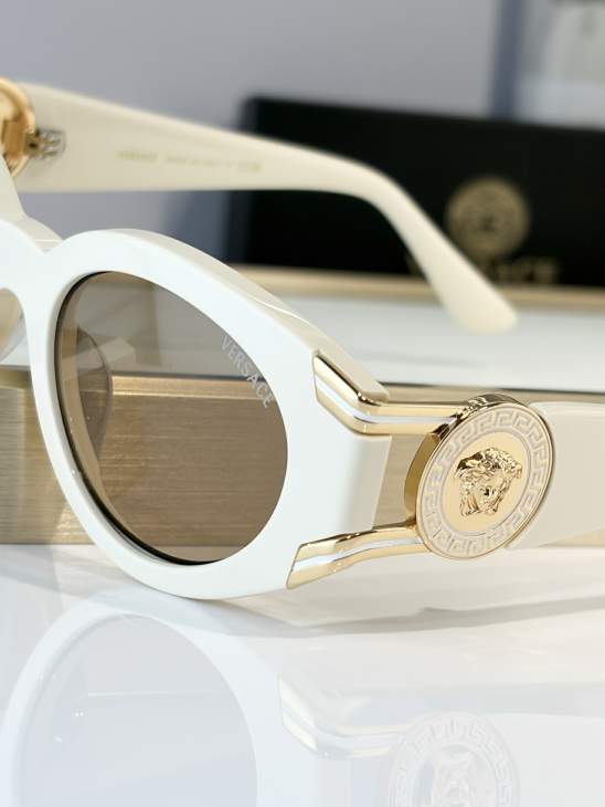 Picture of Versace Sunglasses _SKUfw79721835fw